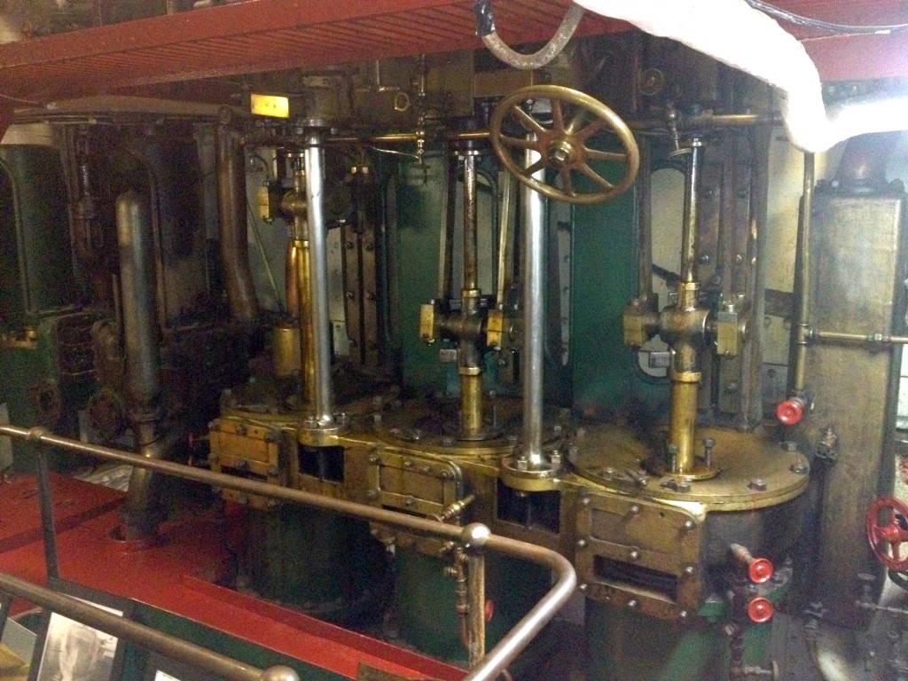 USS Olympia, Engine Room, Auxiliary Engine